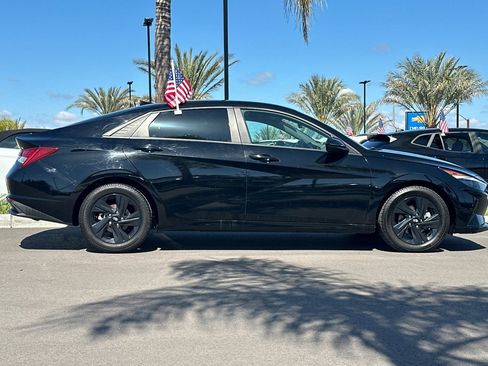 Used 2023 Hyundai Elantra Blue FWD image 3