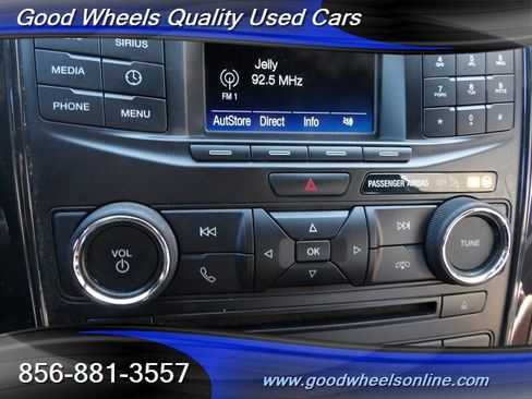 Used 2017 Ford Explorer XLT image 27