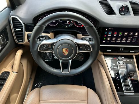 Certified 2023 Porsche Cayenne AWD/4WD image 15