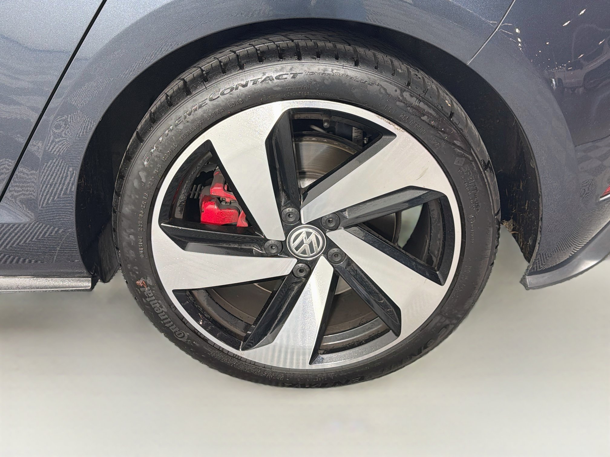 Used 2019 Volkswagen GTI SE FWD image 11