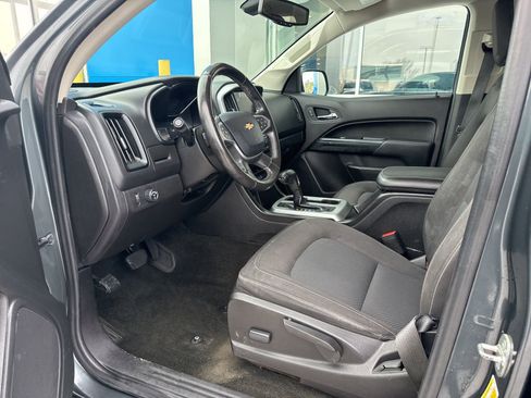 Used 2017 Chevrolet Colorado LT w/ LT Convenience Package image 18