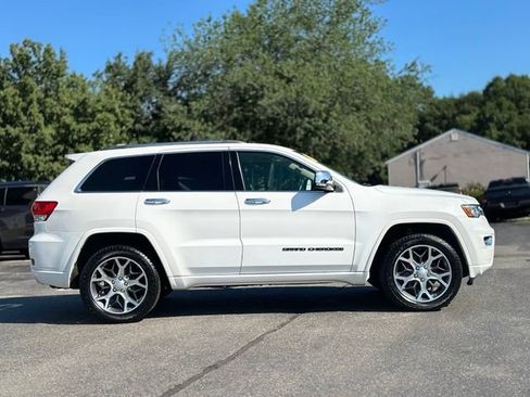 Used 2020 Jeep Grand Cherokee Overland AWD/4WD image 9