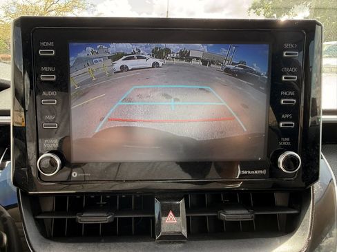 Used 2021 Toyota Corolla LE image 15