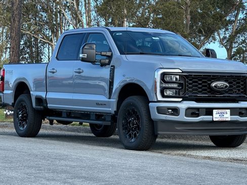 New 2026 Ford F250 Lariat w/ Black Appearance Package AWD/4WD image 7