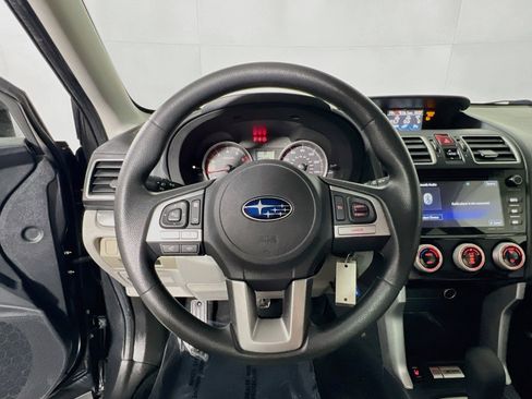 Used 2017 Subaru Forester 2.5i Premium w/ All-Weather Package AWD/4WD image 18