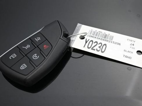 Used 2024 Chevrolet Tahoe Premier AWD/4WD image 48