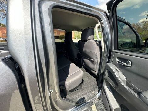 Used 2022 Nissan Frontier S w/ Technology Package image 17