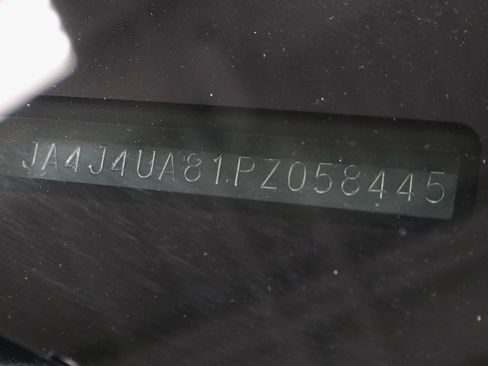 Used 2023 Mitsubishi Outlander SE image 36