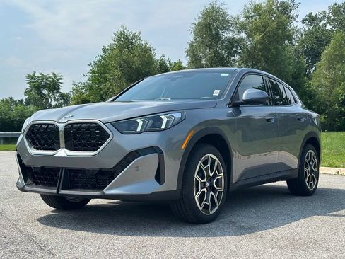 New 2026 BMW X2 xDrive28i w/ Technology Package AWD/4WD image 3