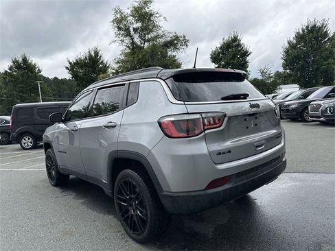 Used 2018 Jeep Compass Limited w/ Navigation Group image 3