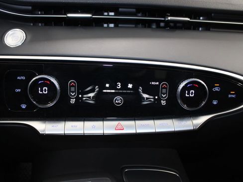 Used 2025 Genesis GV70 2.5T AWD/4WD image 27