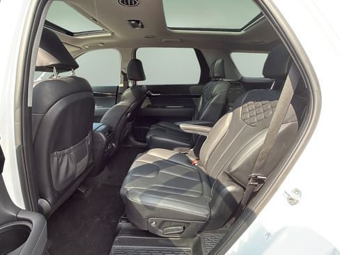 Used 2022 Hyundai Palisade Limited w/ Winter Package AWD/4WD image 15