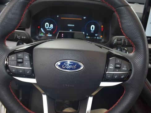 Certified 2025 Ford Explorer ST image 14