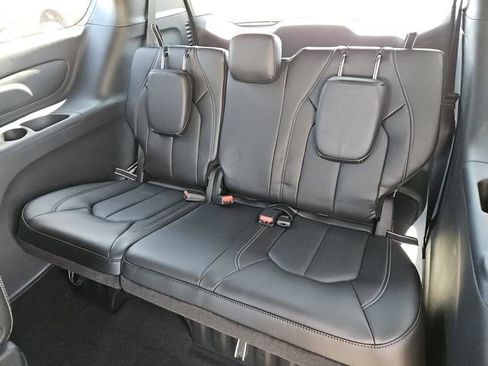 New 2026 Chrysler Pacifica Select image 29