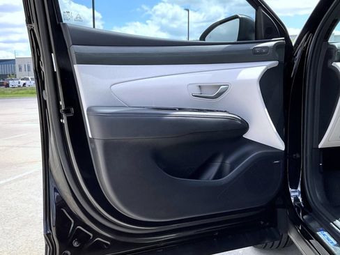 Certified 2025 Hyundai Tucson Limited AWD/4WD image 9