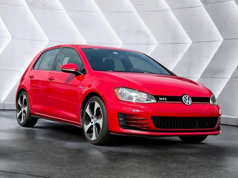 Used 2015 Volkswagen GTI S FWD image 3
