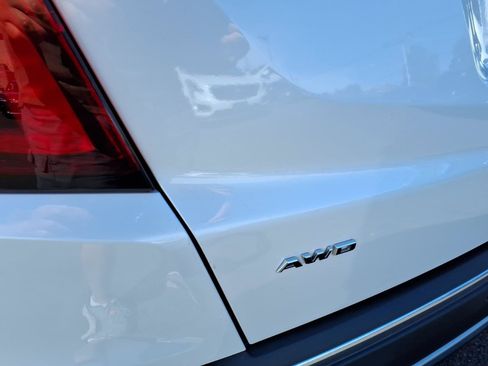 Certified 2023 Cadillac XT5 Premium Luxury AWD/4WD image 11