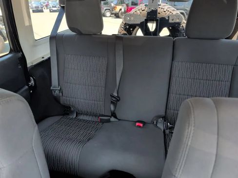 Used 2012 Jeep Wrangler Unlimited Sahara w/ Dual Top Group AWD/4WD image 20