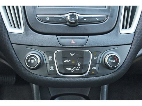 Used 2018 Chevrolet Malibu LS image 29