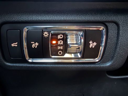 Used 2023 Lincoln Corsair Reserve image 20