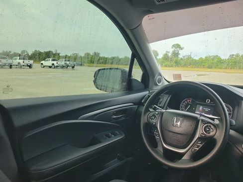 Used 2023 Honda Ridgeline Sport image 15