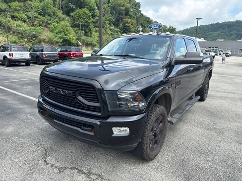 Used 2018 RAM 2500 Big Horn w/ Sport Appearance Group AWD/4WD image 4