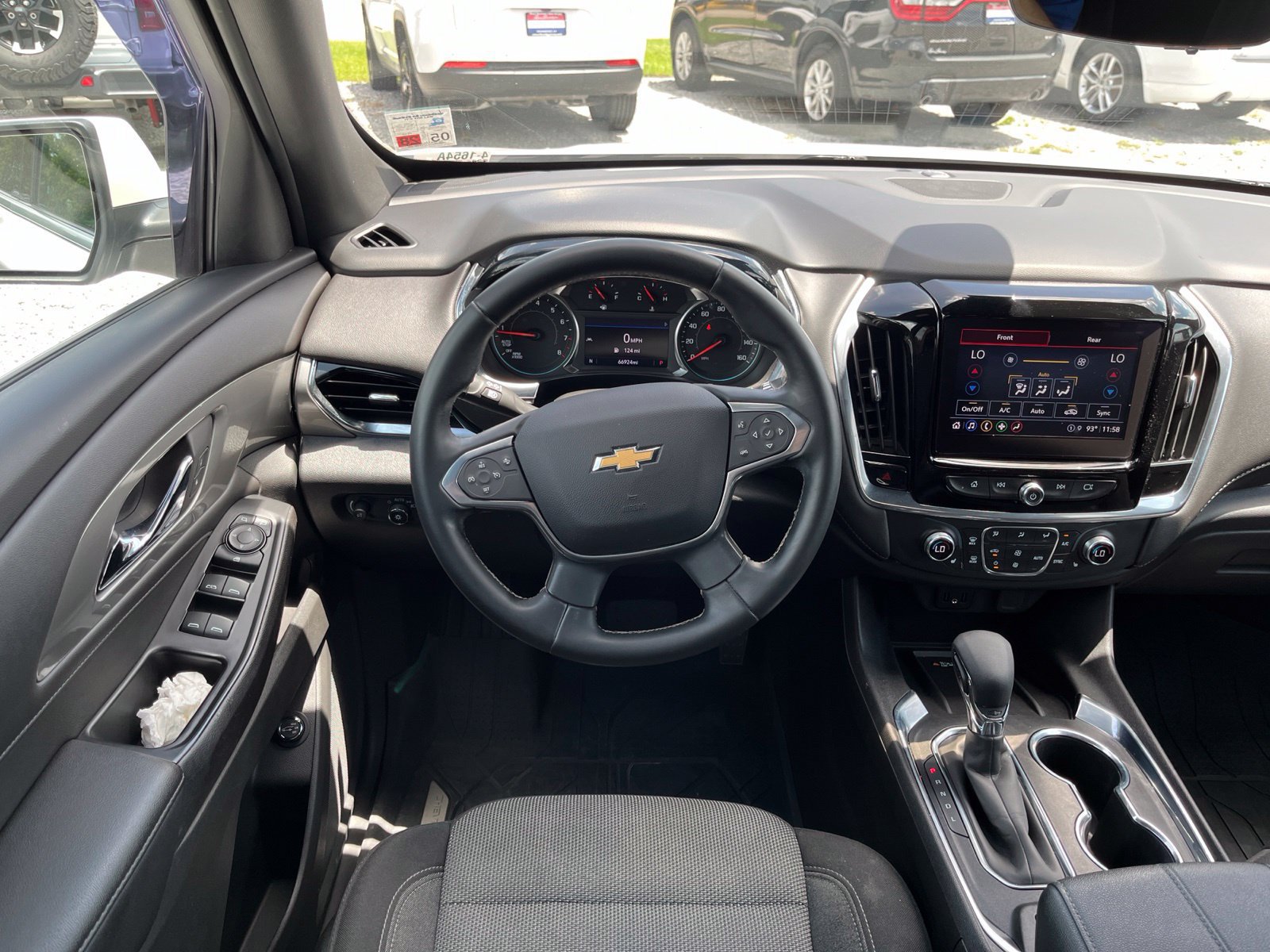 Used 2023 Chevrolet Traverse LT FWD image 11