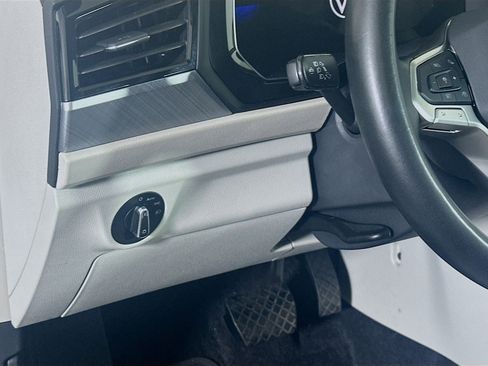 Used 2023 Volkswagen Jetta SE w/ Panoramic Sunroof Package FWD image 16