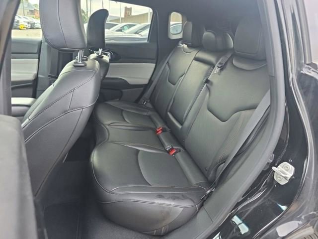 Used 2023 Jeep Compass Limited AWD/4WD image 9