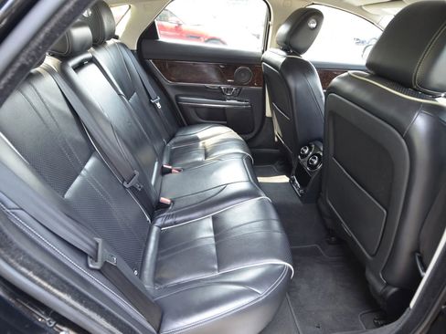 Used 2016 Jaguar XJ R-Sport image 20