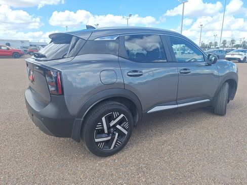 Used 2026 Nissan Kicks SV w/ SV Premium Package FWD image 7