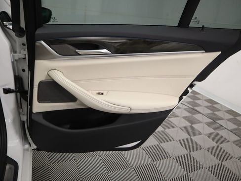 Certified 2023 BMW 530e w/ Premium Package image 28