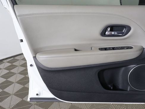 Used 2017 Honda HR-V EX-L image 19