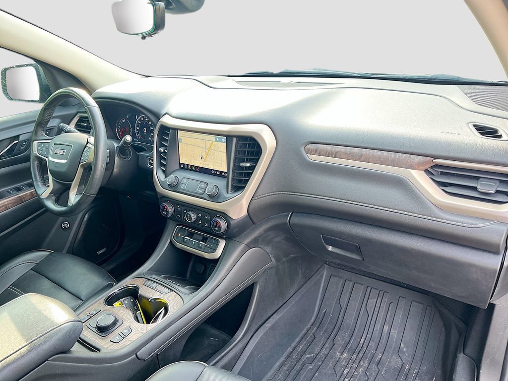 Used 2021 GMC Acadia Denali w/ Denali Technology Package FWD image 32