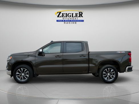 Used 2023 Chevrolet Silverado 1500 LT AWD/4WD image 4