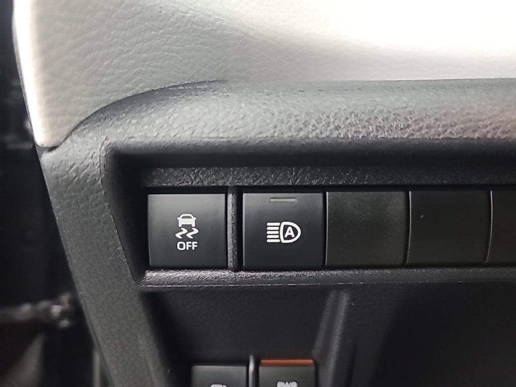 Used 2025 Toyota Sienna LE FWD image 30