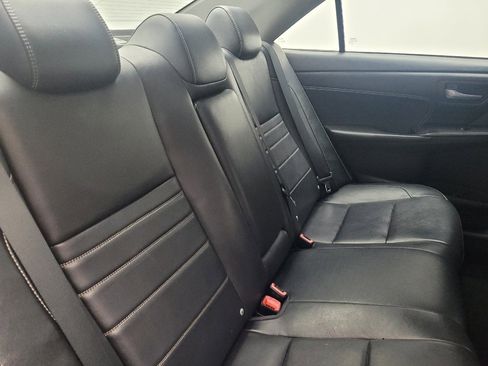 Used 2017 Toyota Camry XLE image 19