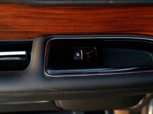Used 2019 Lincoln Navigator Select image 33