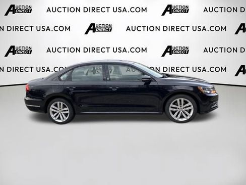 Used 2019 Volkswagen Passat 2.0T Wolfsburg image 3