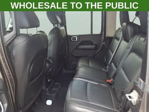 Used 2019 Jeep Wrangler Unlimited Sahara AWD/4WD image 12