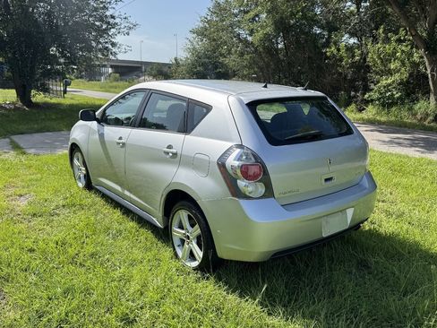 Used 2009 Pontiac Vibe w/ Preferred Package FWD image 5