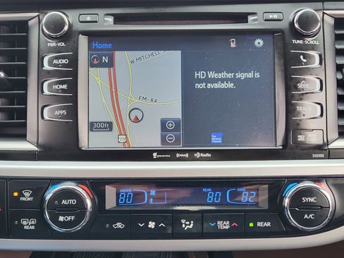 Used 2019 Toyota Highlander XLE image 18