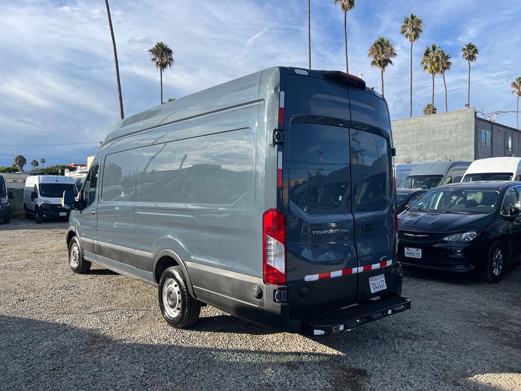 Used 2020 Ford Transit 250 148 High Roof Extended RWD image 8