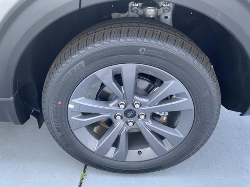 New 2026 Ford Explorer Active w/ Active Comfort Package image 8