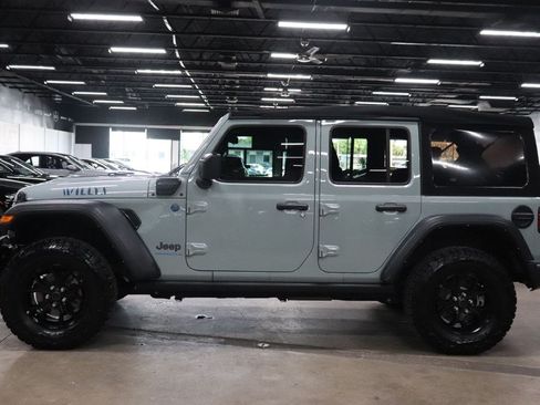 Used 2024 Jeep Wrangler Unlimited AWD/4WD image 2