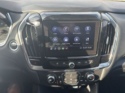 Used 2021 Chevrolet Traverse LT image 15