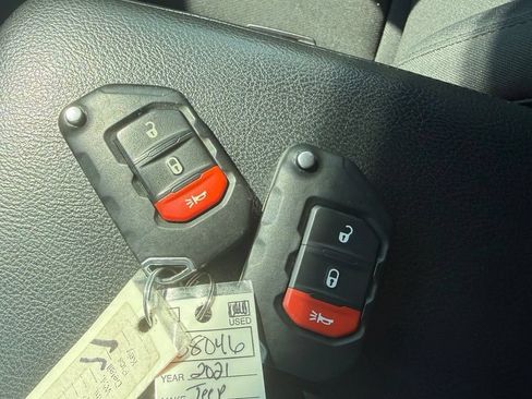 Used 2021 Jeep Wrangler Unlimited Sport AWD/4WD image 26