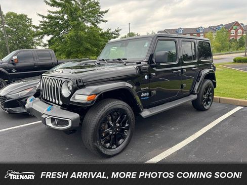 Used 2022 Jeep Wrangler Unlimited Sahara w/ Cold Weather Group AWD/4WD image 1