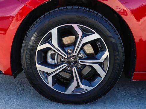 Used 2019 Kia Forte LXS image 11