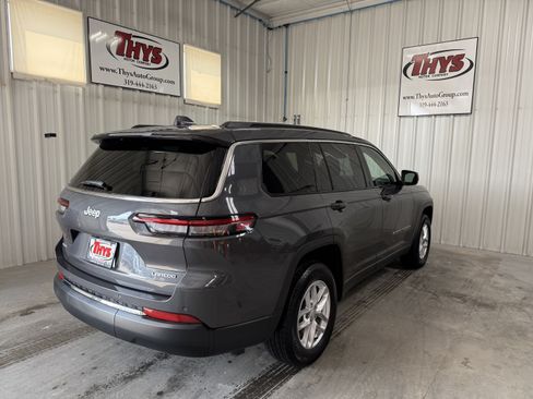 Used 2025 Jeep Grand Cherokee L Laredo w/ Luxury Tech Group I AWD/4WD image 3
